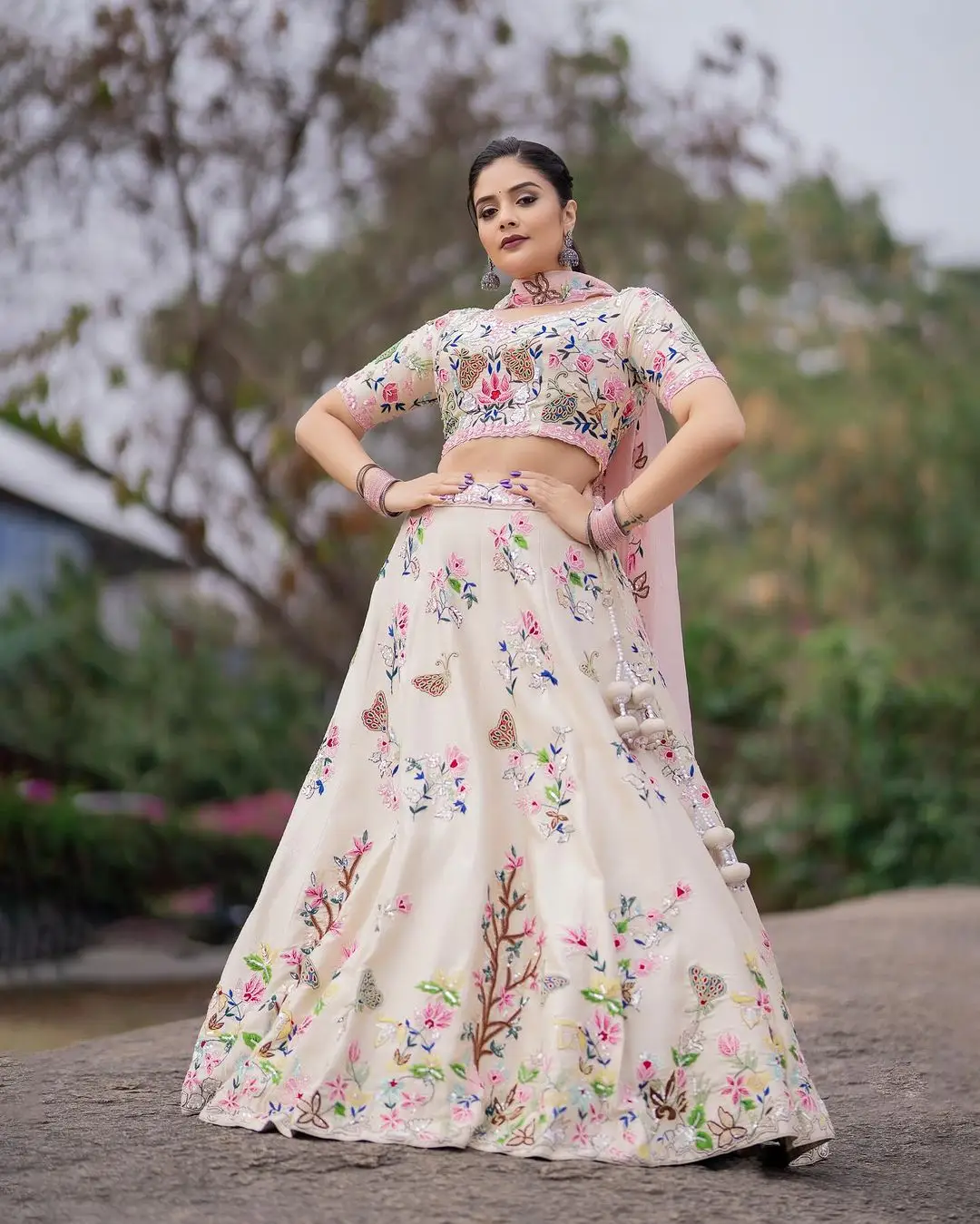 Maa TV Actress Sreemukhi in Pink Lehenga Choli